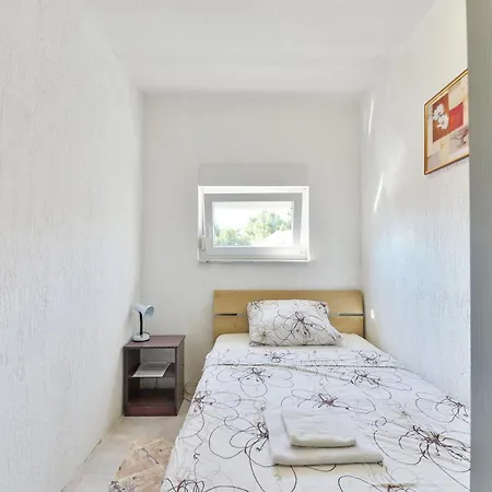 With A Parking Space - 19562 Apartment Vir
