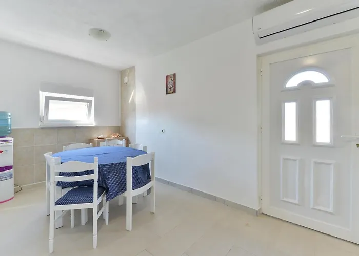 With Parking Space - 19562 Appartement Vir